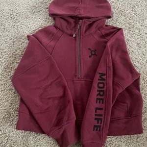 Lululemon 1/2 zip Scuba Hoodie. Excellent condition!!